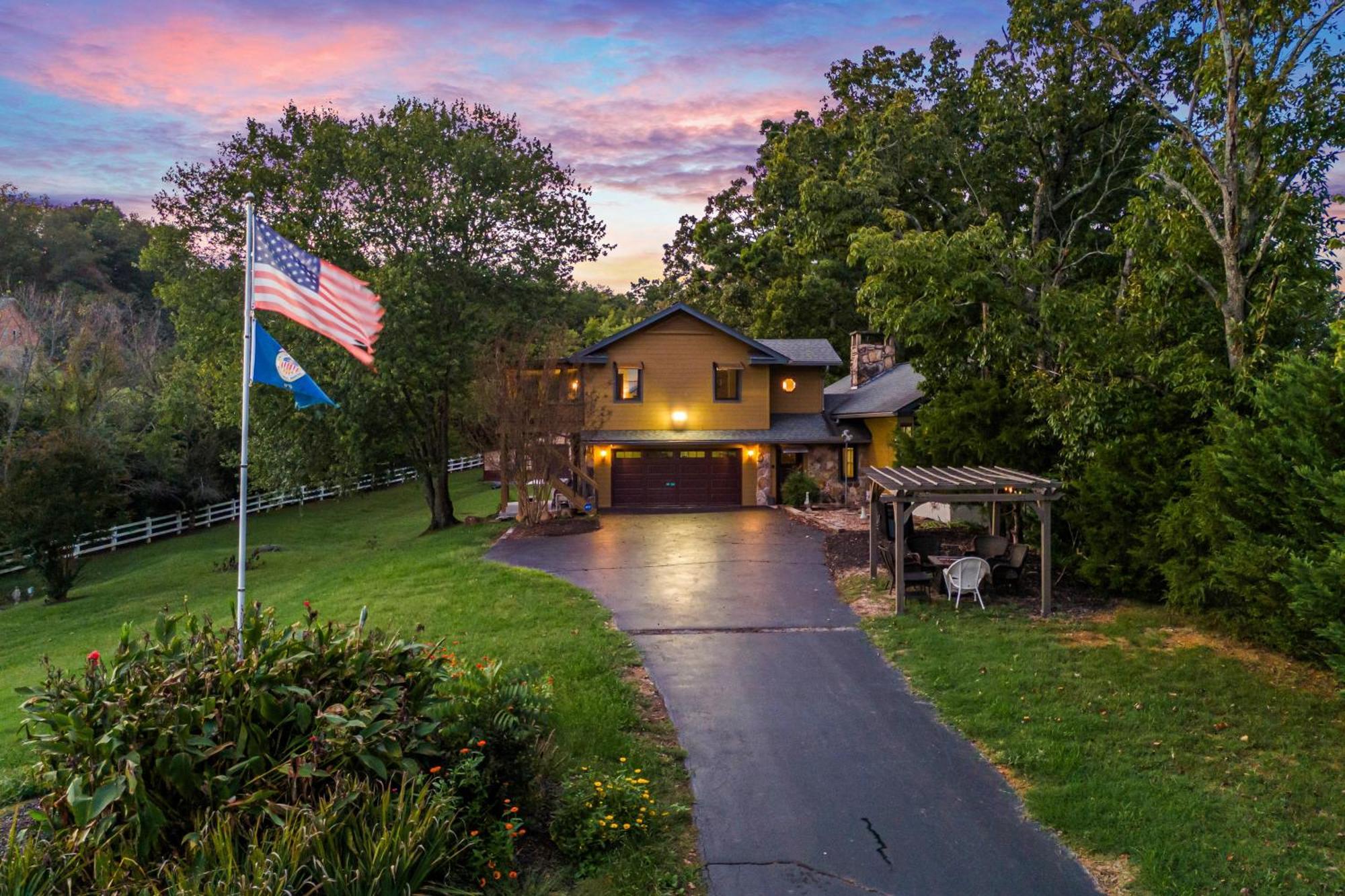 Haven On The Pond Villa Pigeon Forge Exterior photo