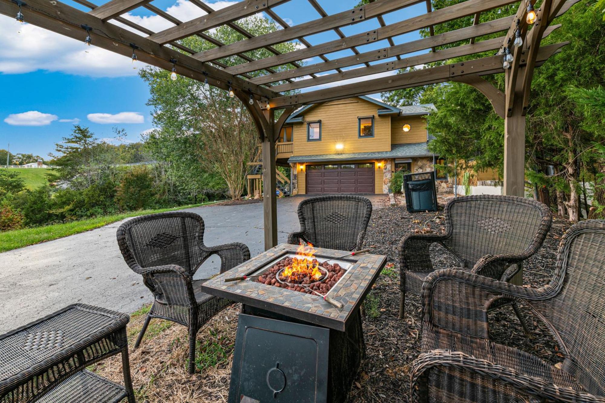 Haven On The Pond Villa Pigeon Forge Exterior photo